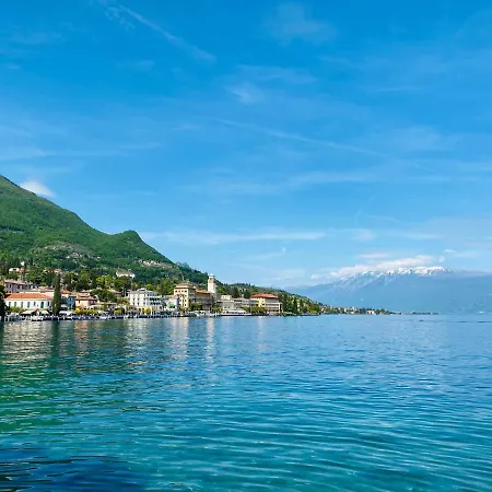 Casa Cecilia, 2 Bedrooms, 1 Bathroom, Lake View, Pool Apartment Gardone Riviera
