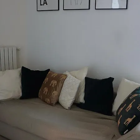 Casa Cecilia, 2 Bedrooms, 1 Bathroom, Lake View, Pool Apartment Gardone Riviera