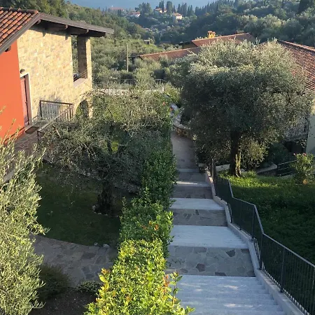 Casa Cecilia, 2 Bedrooms, 1 Bathroom, Lake View, Pool Apartment Gardone Riviera